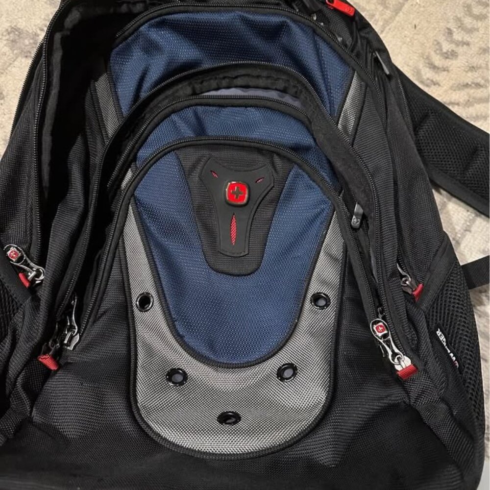 Backpack - Picture 4 of 4